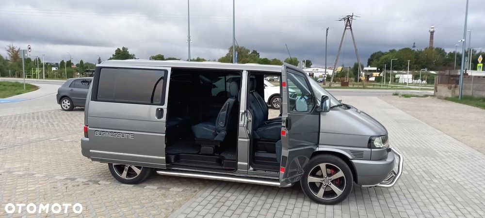 Volkswagen Caravelle - 30