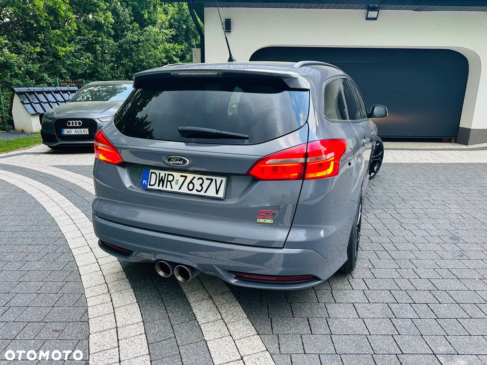 Ford Focus 2.0 TDCi ST mit Leder-Sport-Paket - 4