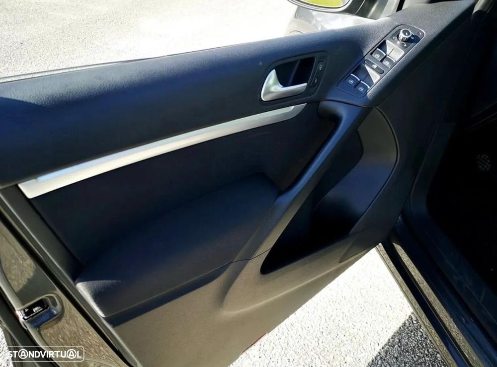 VW Tiguan 2.0 TDi Sport BlueMotion - 9