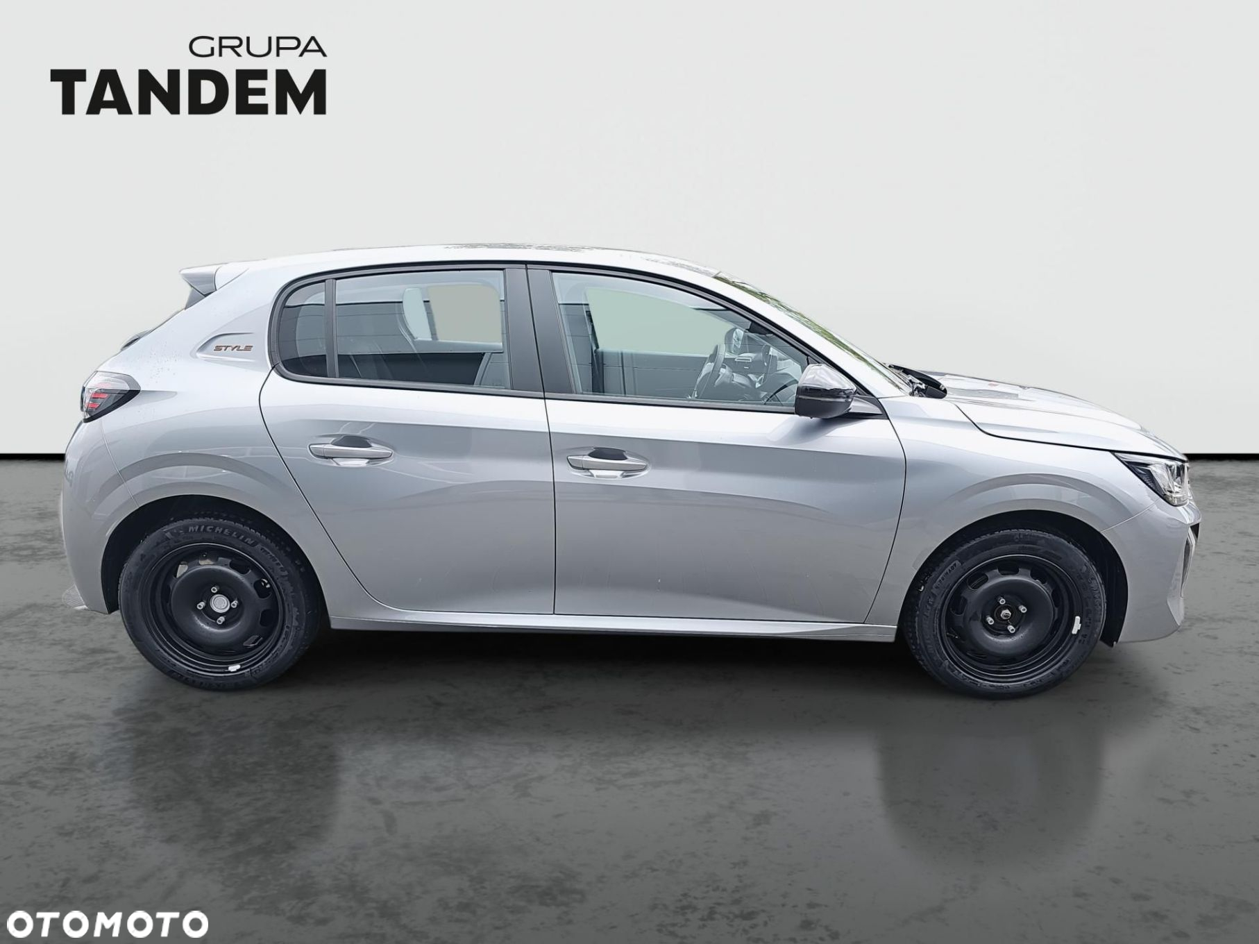 Peugeot 208 - 16