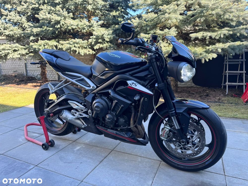 Triumph Street Triple - 12