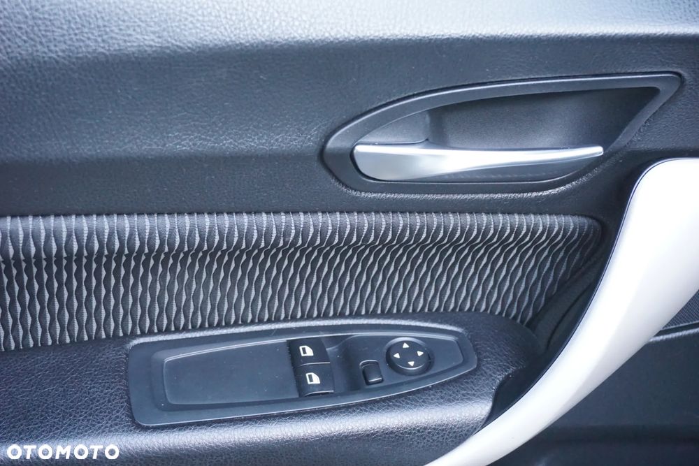 BMW Seria 1 114i Sport Line - 15