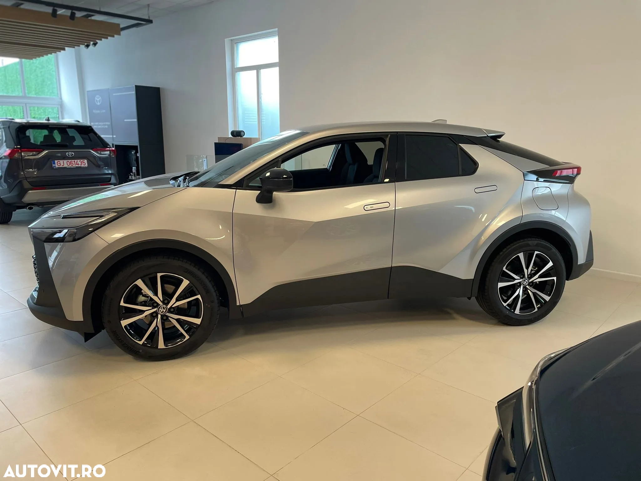 Toyota C-HR 2.0 HEV 197 CP 4x2 CVT Dynamic - 2