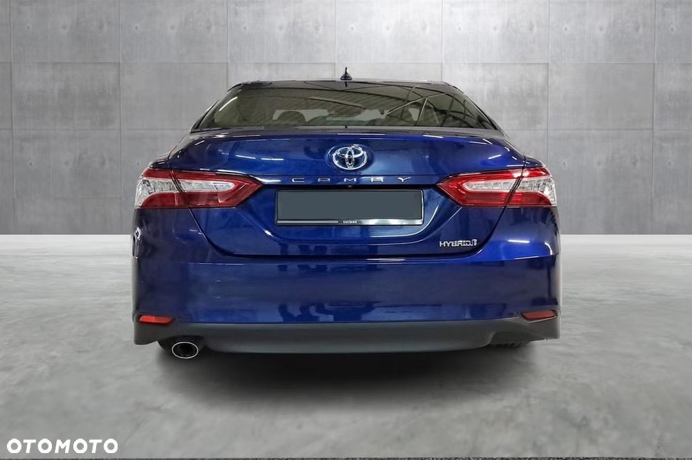 Toyota Camry Executive - 8