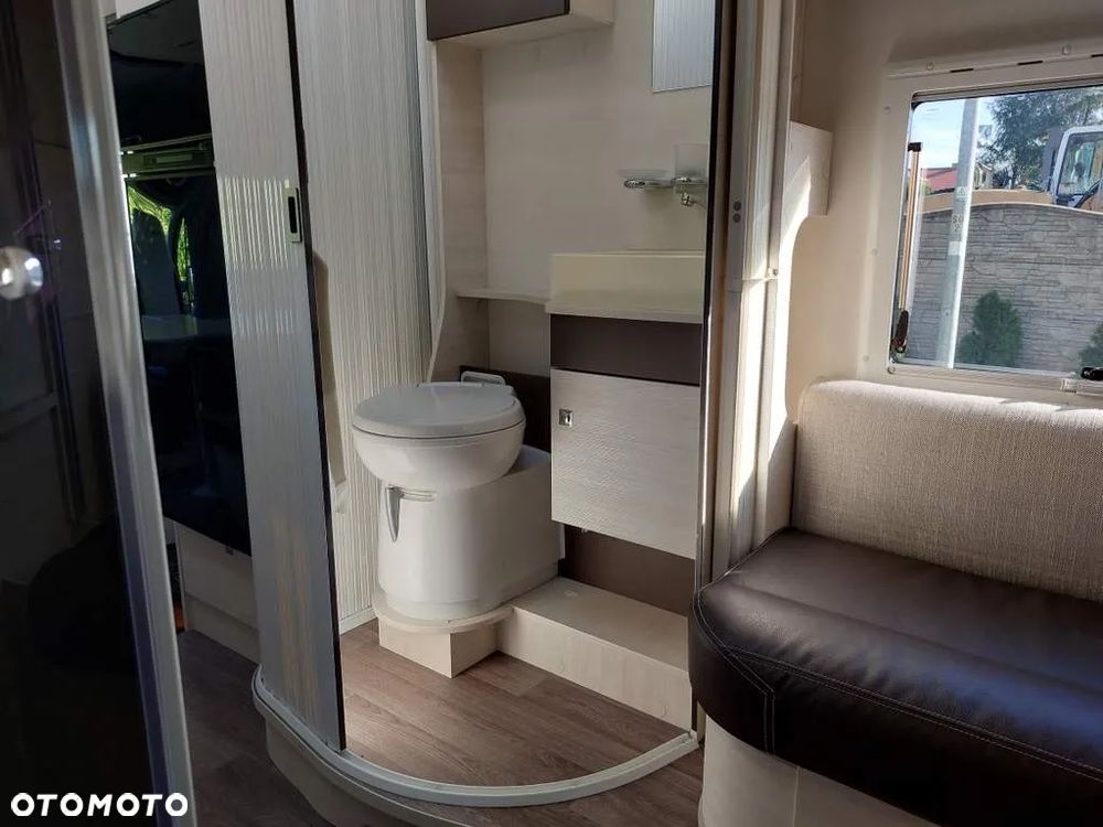 Ford ROLLER TEAM Kronos 5-Osobowy - 23