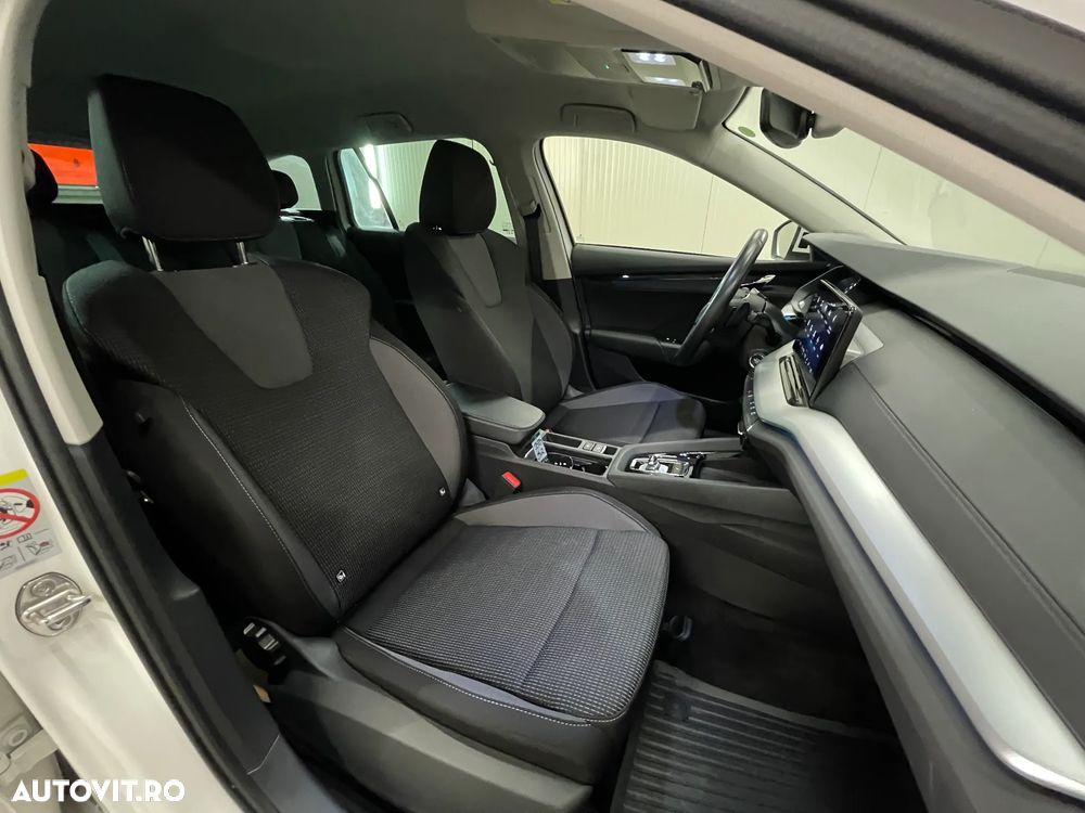 Skoda Octavia 2.0 TDI DSG Ambition - 11