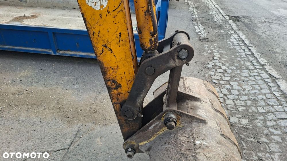 JCB 8052 - 36