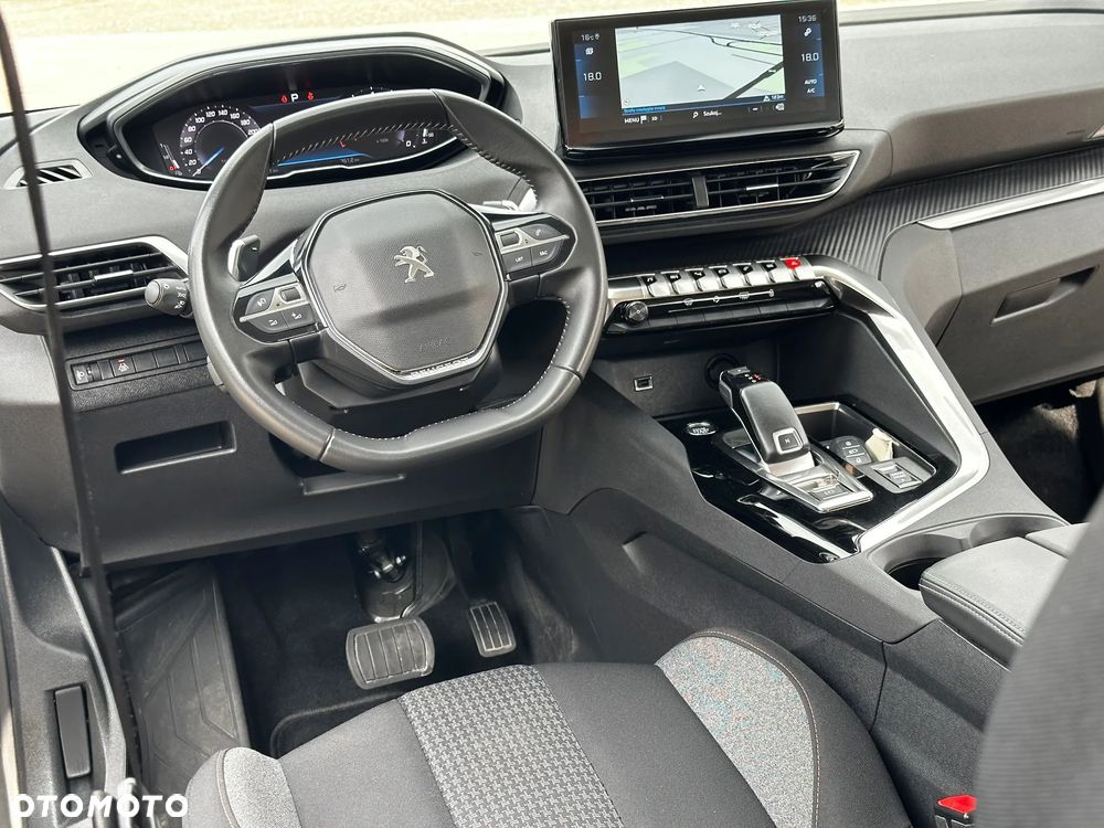 Peugeot 5008 1.2 PureTech Active S&S EAT6 - 22