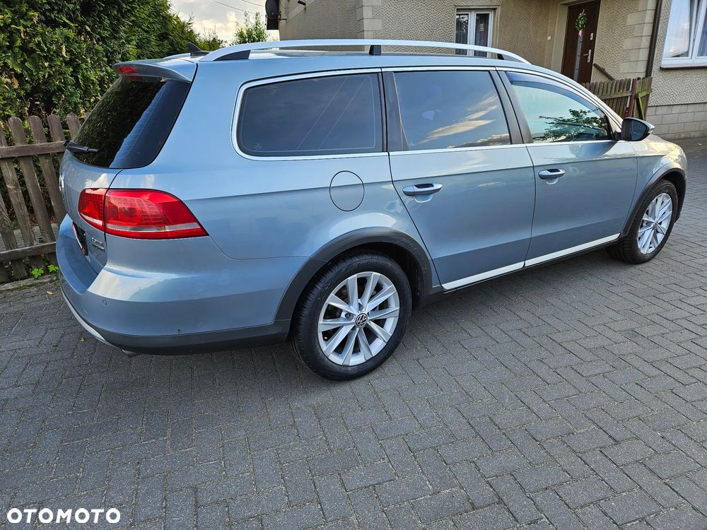 Volkswagen Passat Alltrack 2.0 TDI 4Motion DSG BlueMotion Tec - 4