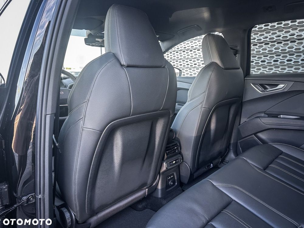 Audi Q4 e-tron - 36