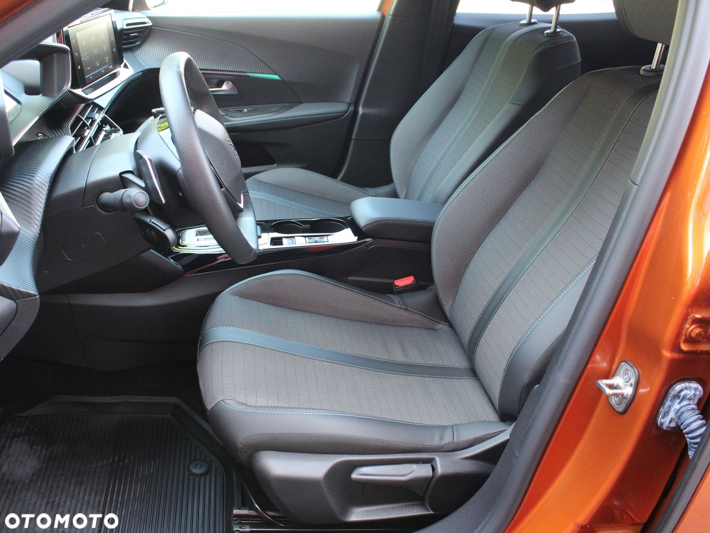 Peugeot 2008 1.2 PureTech Allure Pack S&S EAT8 - 16