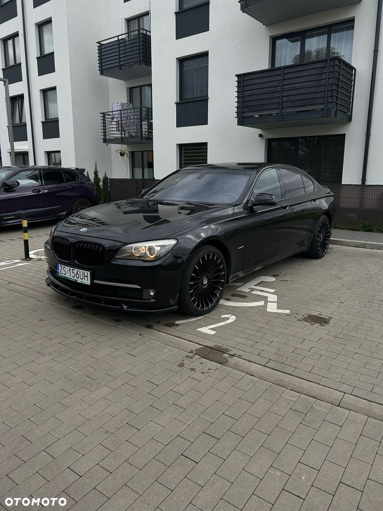 BMW Seria 7 750i - 1