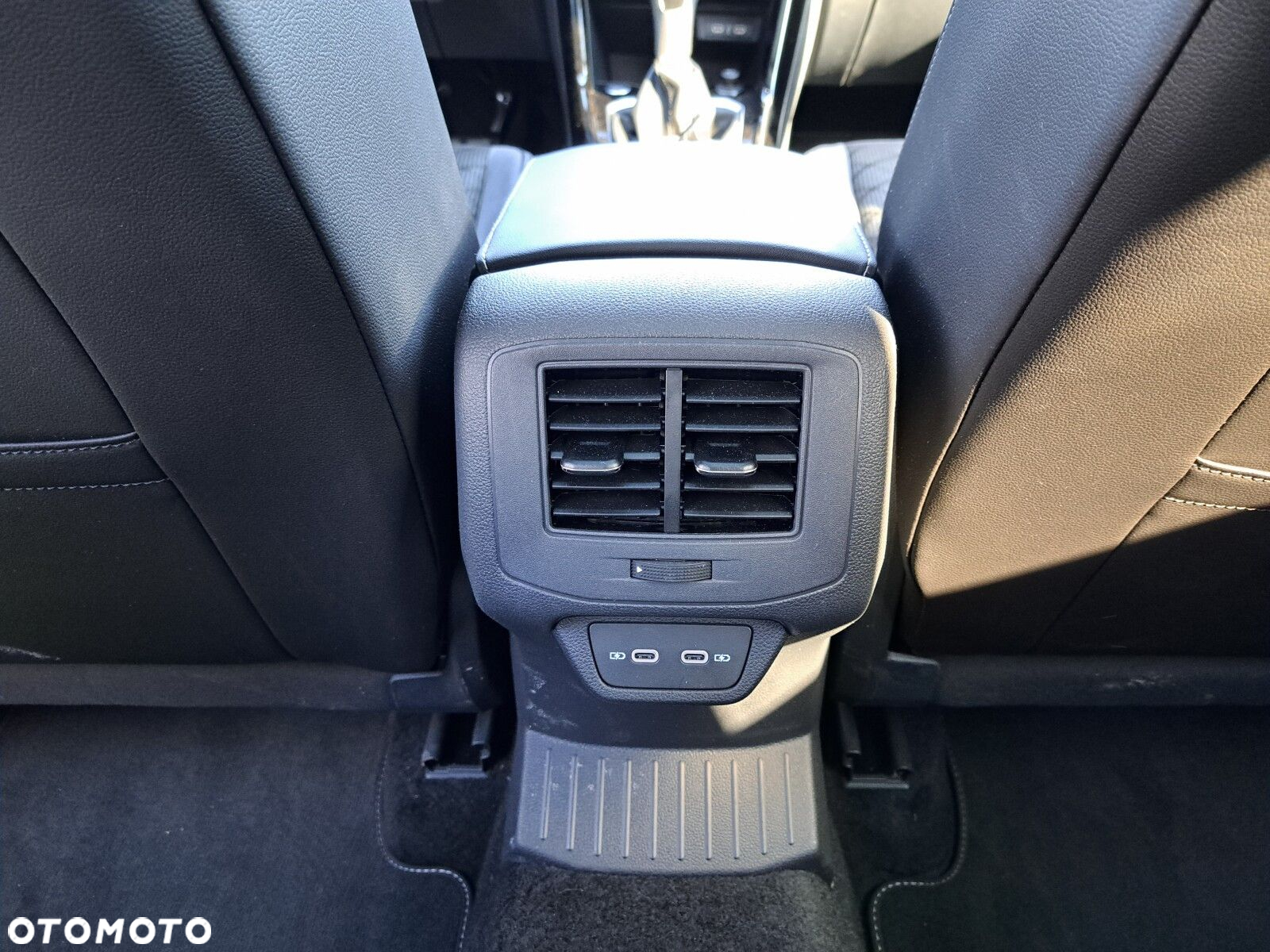 Volkswagen T-Roc 2.0 TSI 4Motion R-Line Plus DSG - 36