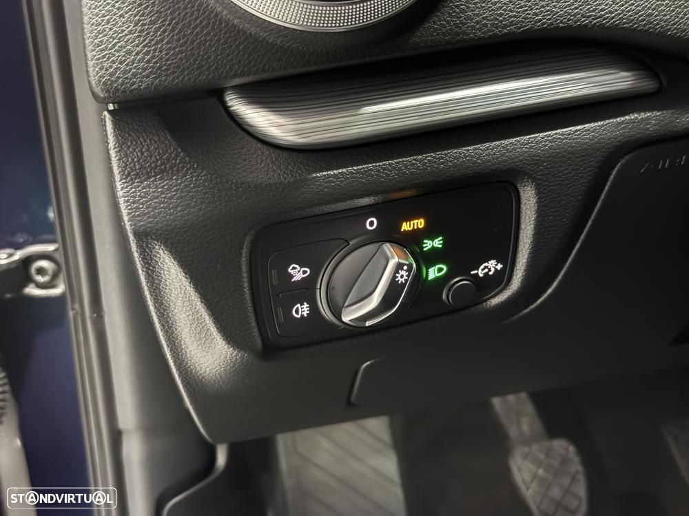 Audi A3 Sportback 30 TFSI Design - 28