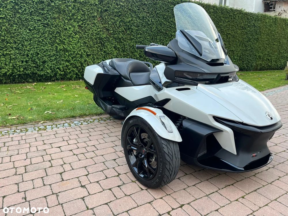 Can-Am Spyder - 2