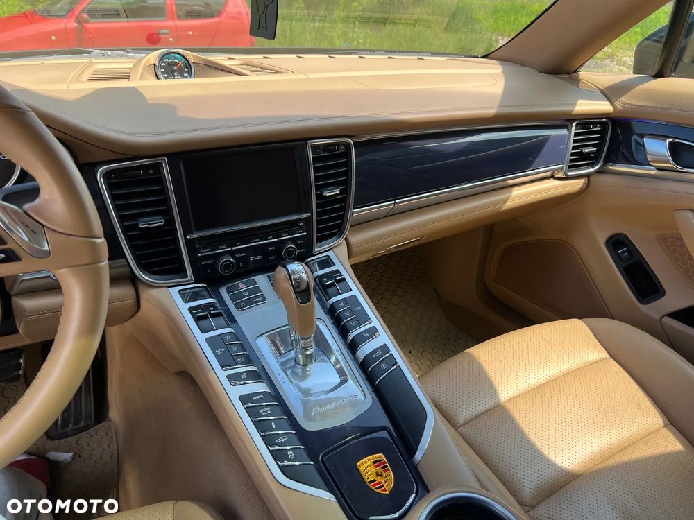 Porsche Panamera 4S - 18