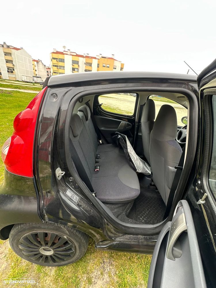 Peugeot 107 1.0 Petit Filou - 4
