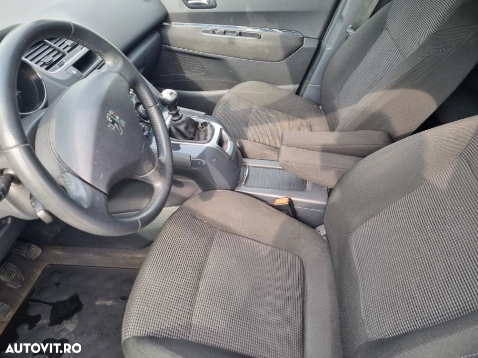 Peugeot 5008 HDI FAP 110 Allure - 13