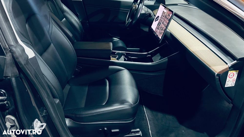 Tesla Model 3 - 13