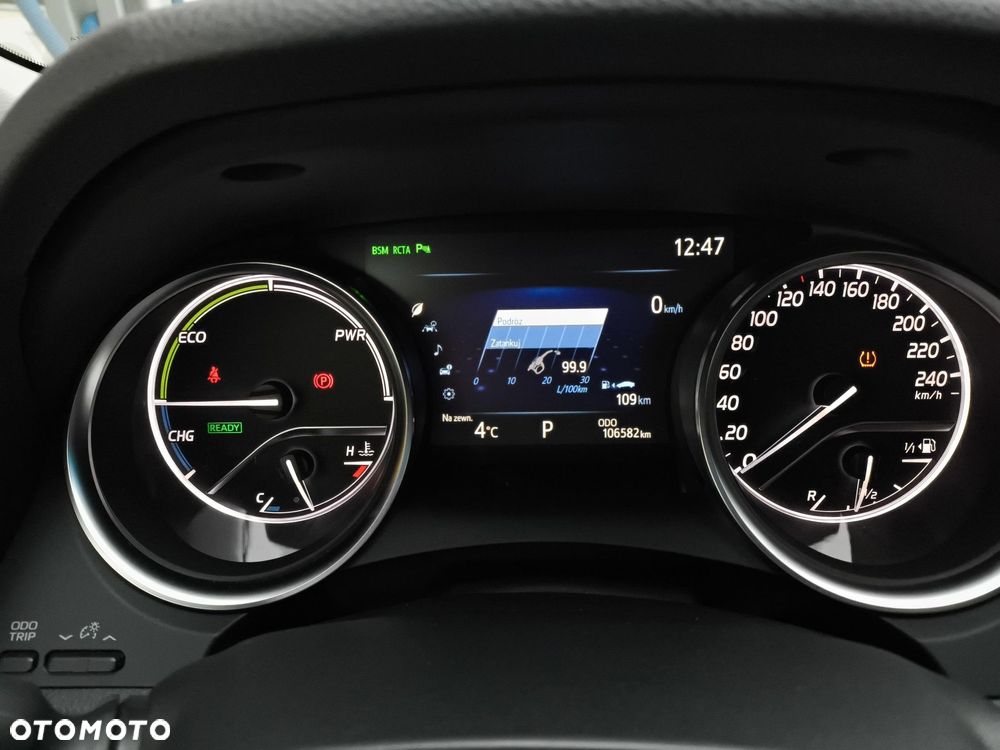 Toyota Camry 2.5 Hybrid Executive CVT - 20
