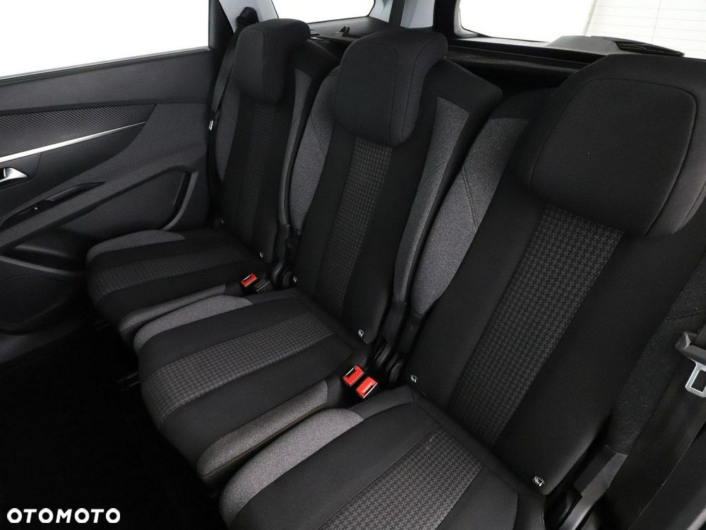 Peugeot 5008 1.2 PureTech Active S&S EAT6 - 17