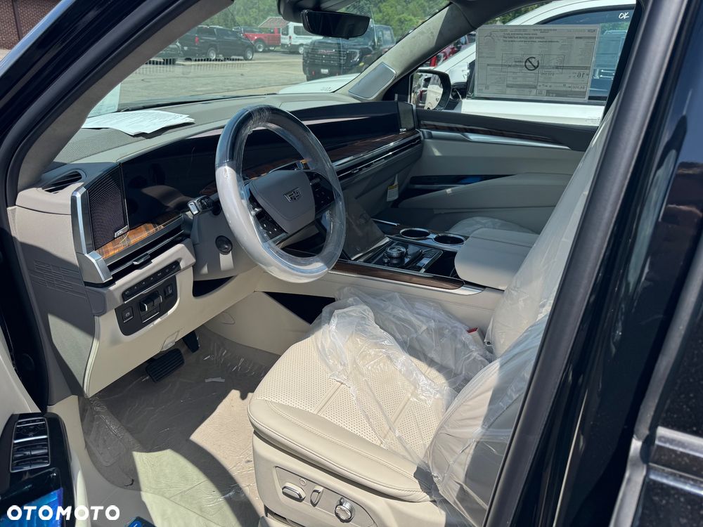 Cadillac Escalade - 15