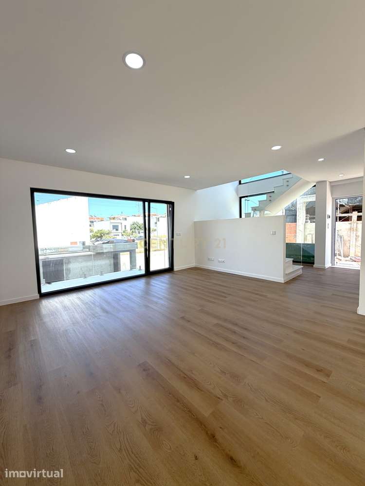 Moradia Nova T3 c/piscina - Foros de Amora - Grande imagem: 2/20