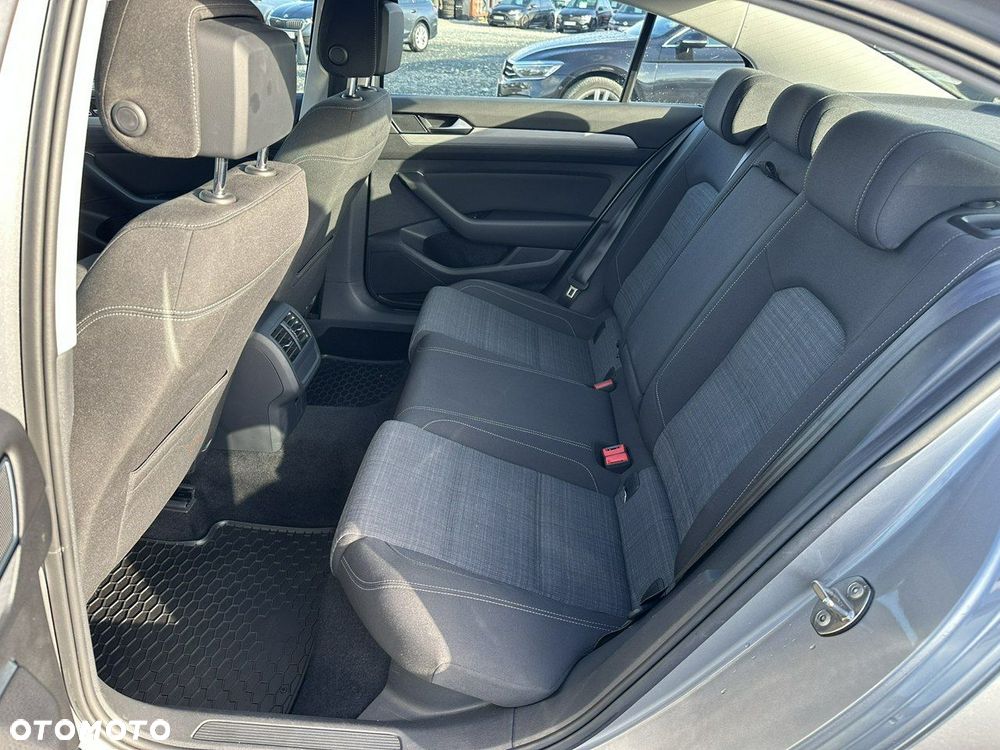 Volkswagen Passat 2.0 TDI EVO Business - 17