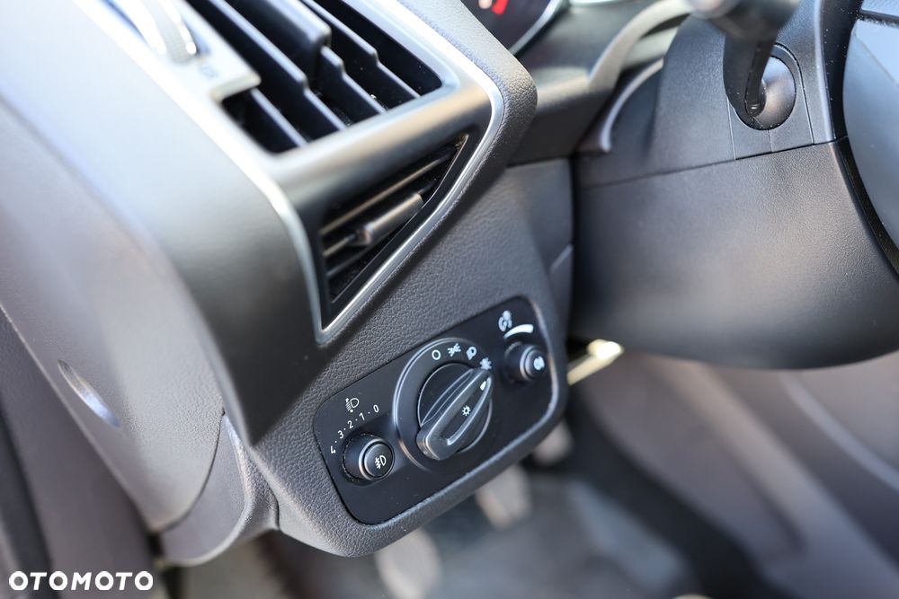 Ford Kuga - 35