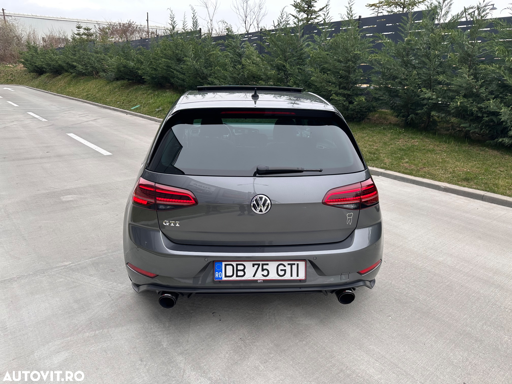 Volkswagen Golf 2.0 TSI GTI - 8