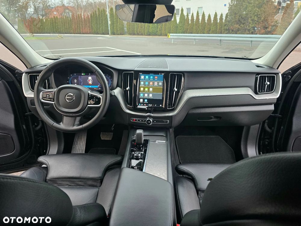 Volvo XC 60 B5 B AWD Ultimate Dark - 18