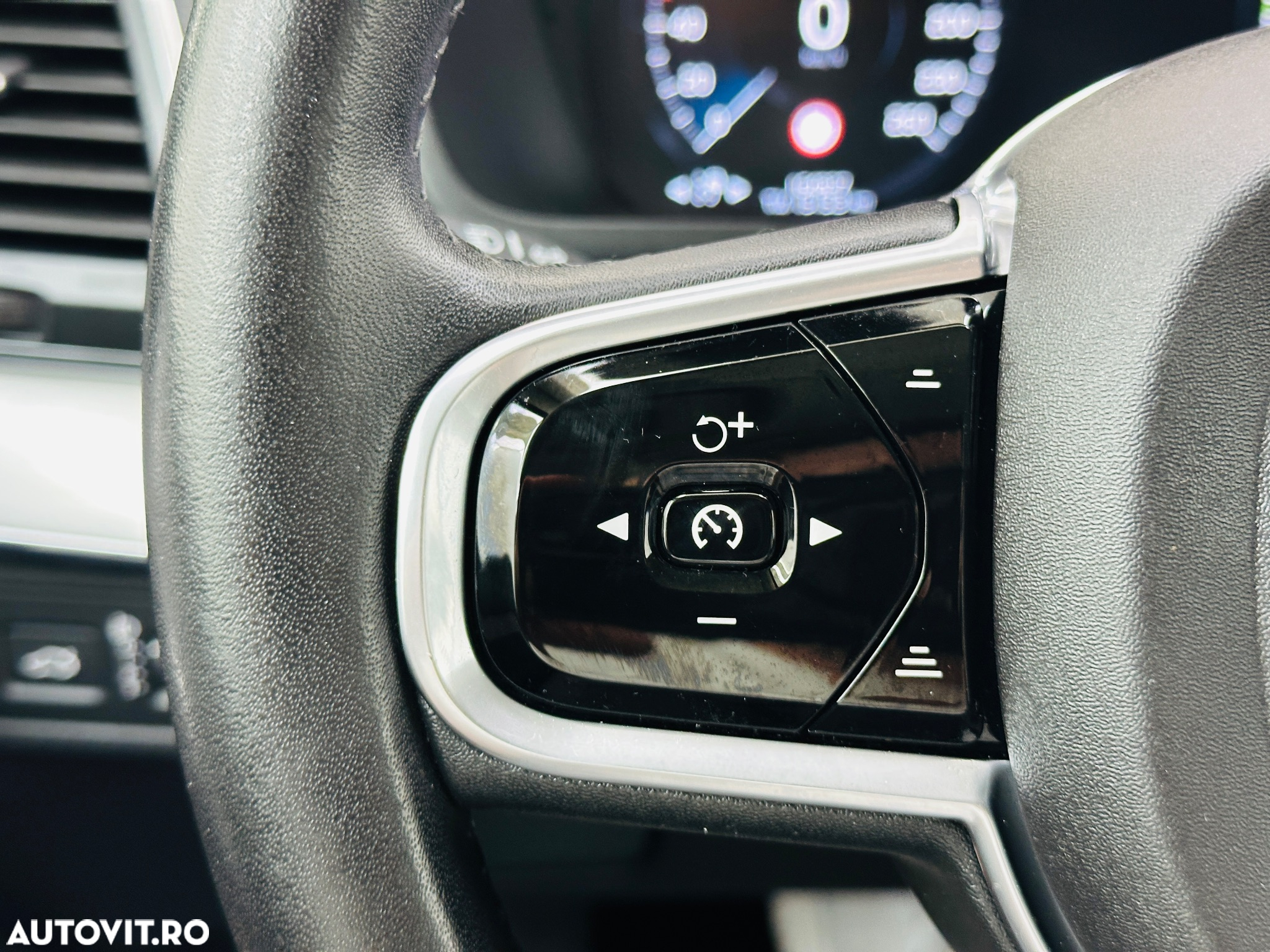 Volvo XC 90 D5 AWD Geartronic Momentum - 33