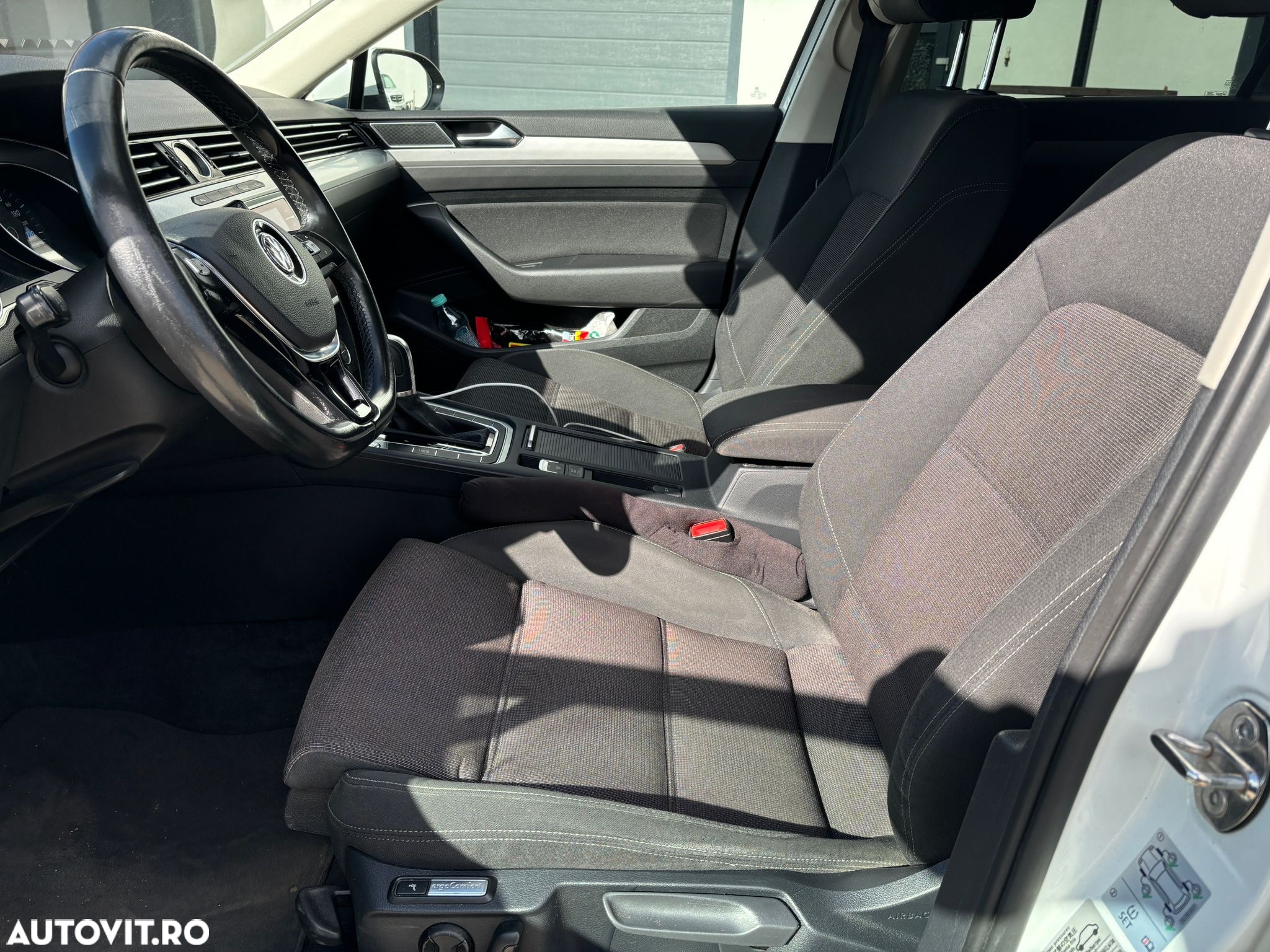 Volkswagen Passat Variant 2.0 TDI DSG Comfortline - 10