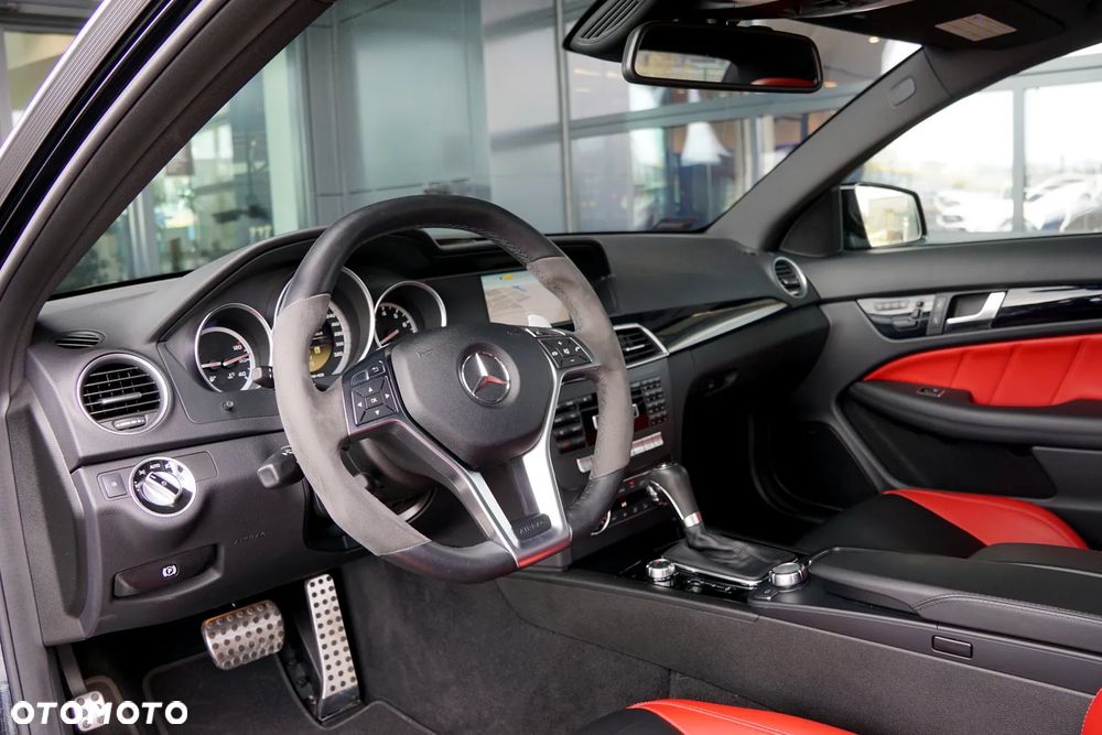 Mercedes-Benz Klasa C 63 AMG - 23