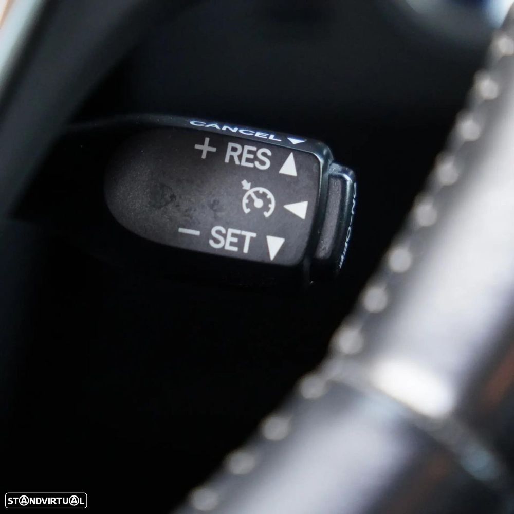 Toyota Auris 1.8 HSD Active - 23
