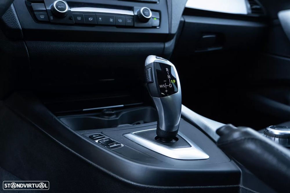 BMW 118 dA Line Sport - 16