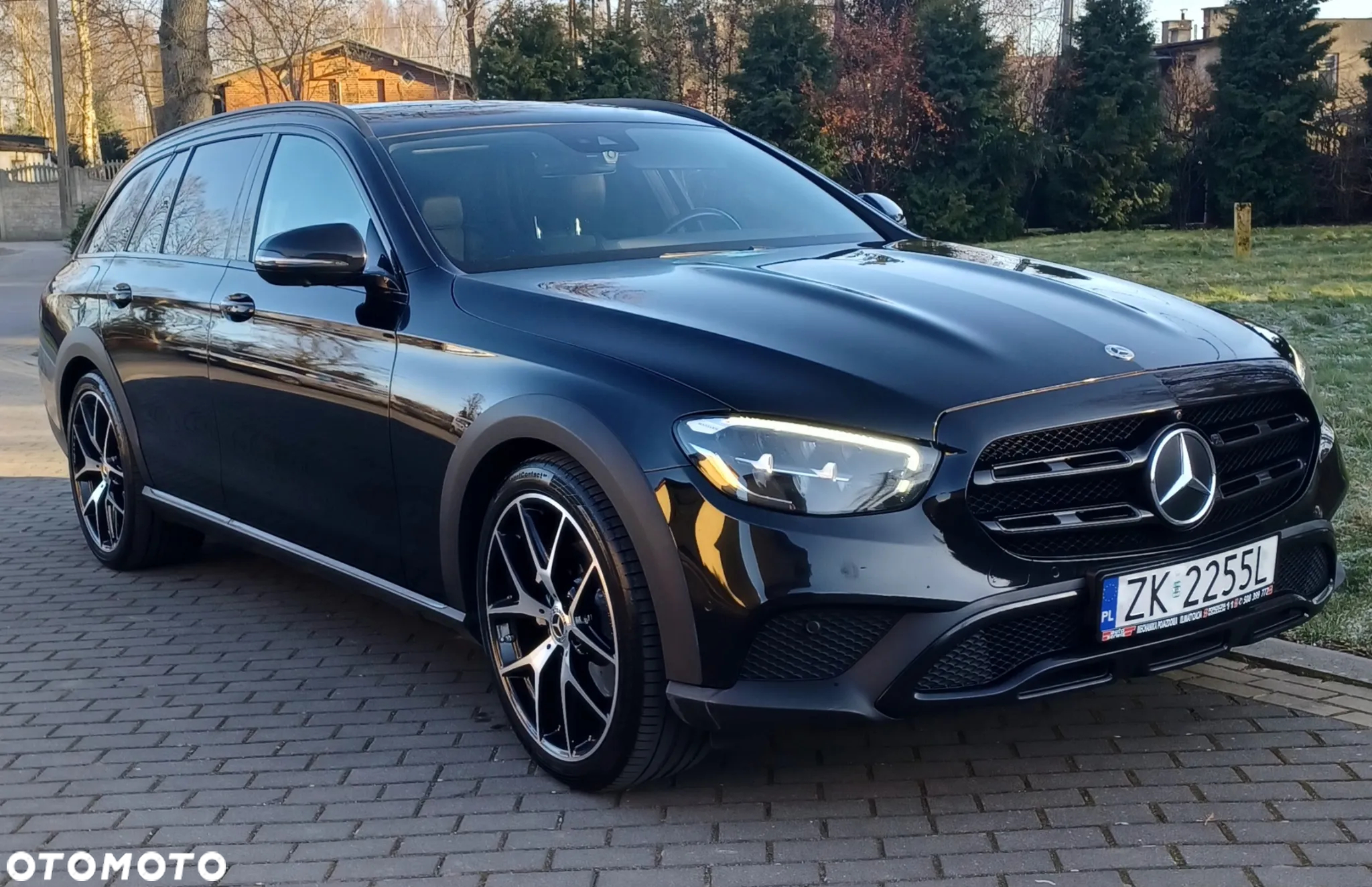 Mercedes-Benz Klasa E 220 d 4Matic T All-Terrain 9G-TRONIC Avantgarde - 2