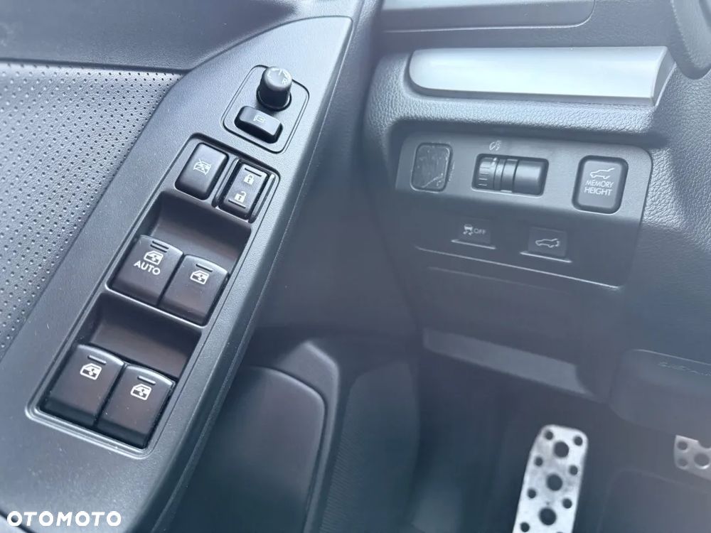 Subaru Forester 2.0XT Platinum Lineartronic - 18