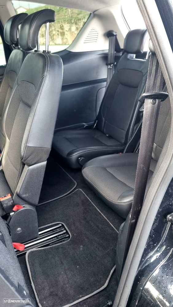 Ford S-Max 2.0 TDCi Titanium 7L - 11