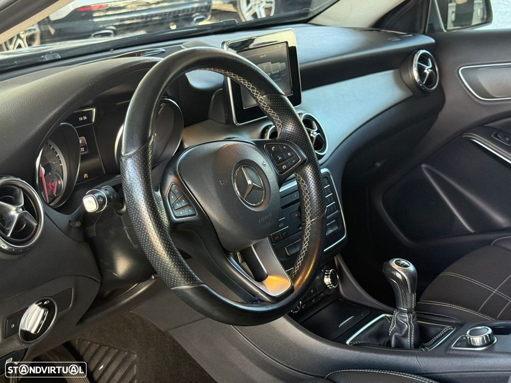 Mercedes-Benz GLA 180 CDi Urban - 44