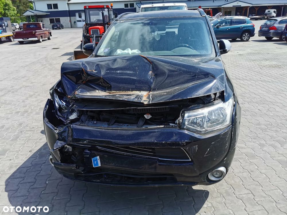 Mitsubishi Outlander Intense + - 2