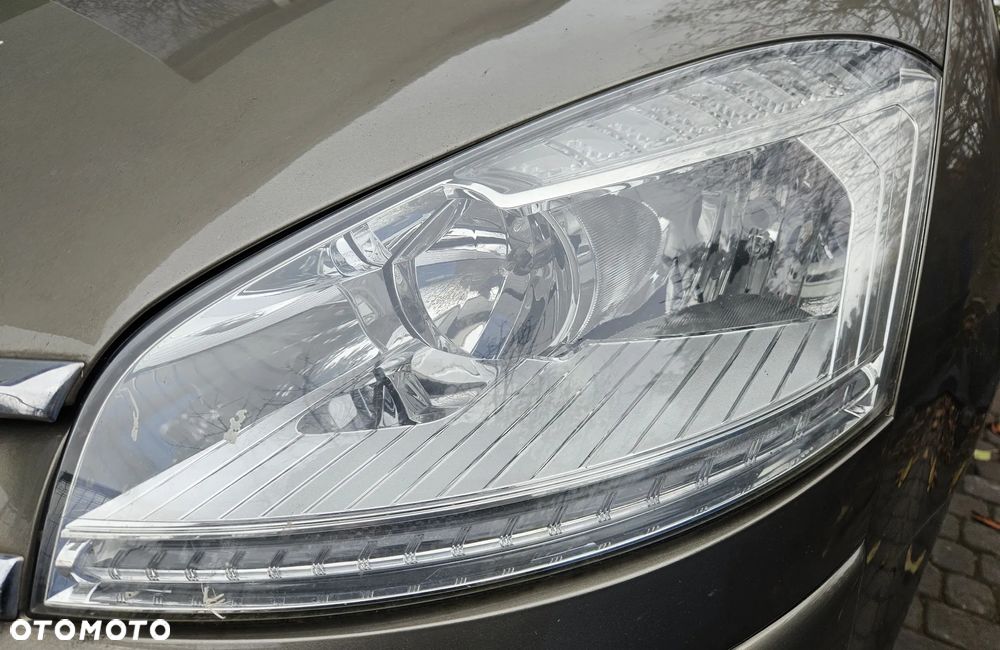 Citroen C4 Picasso I lift lampa przód przednia prawa - 2