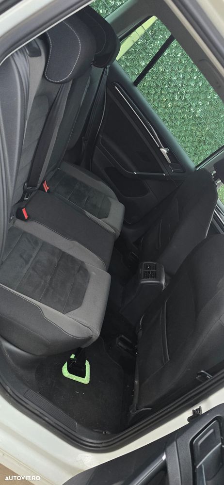 Volkswagen Golf 2.0 BlueTDI DSG Highline - 10