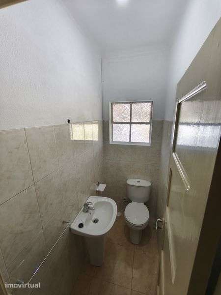 CASA T2 com garagem e jardim - Grande imagem: 4/10