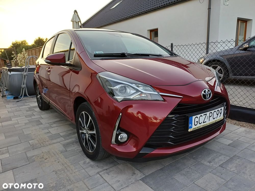 Toyota Yaris 1.5 Premium - 11