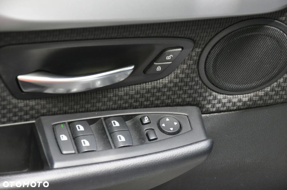 BMW Seria 2 218d Advantage sport - 14
