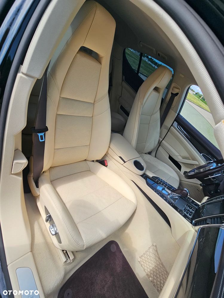 Porsche Panamera 4S PDK - 8