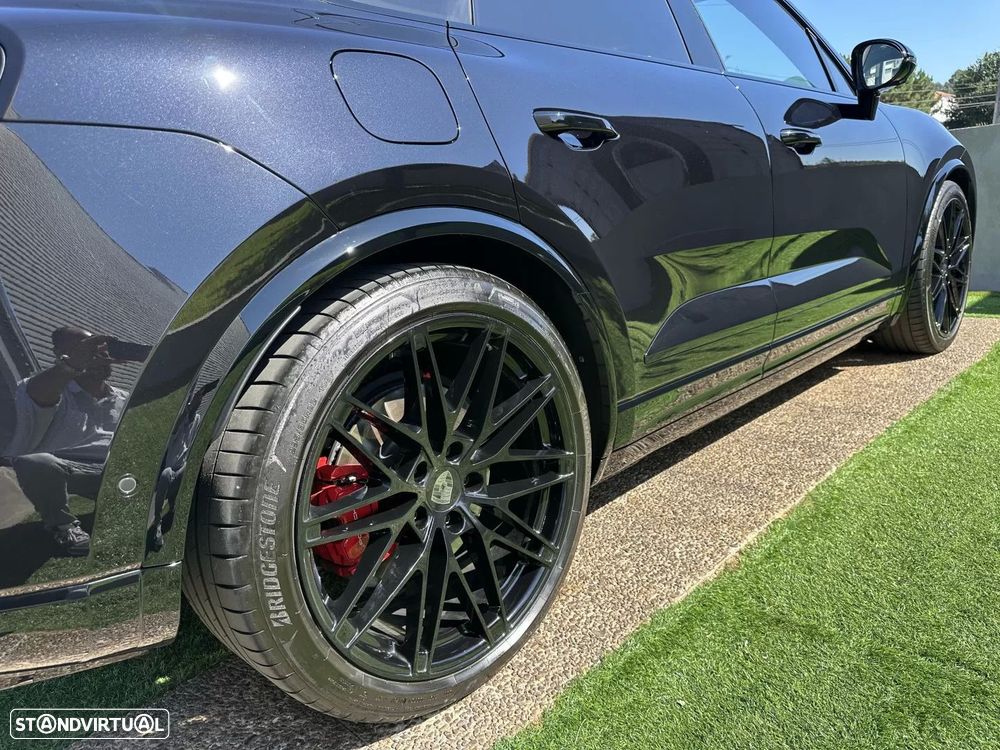Porsche Macan Electric Turbo - 24