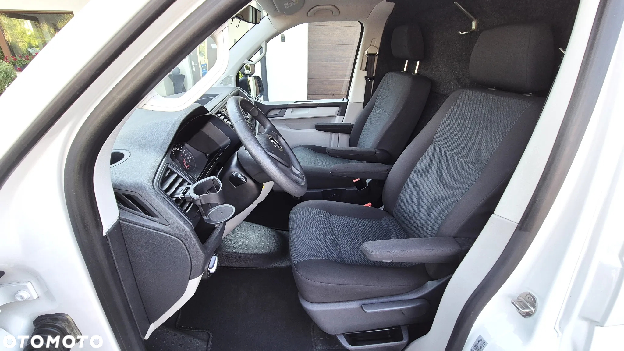 Volkswagen Transporter T6 TDI L2H1 Plus Trendline - 29