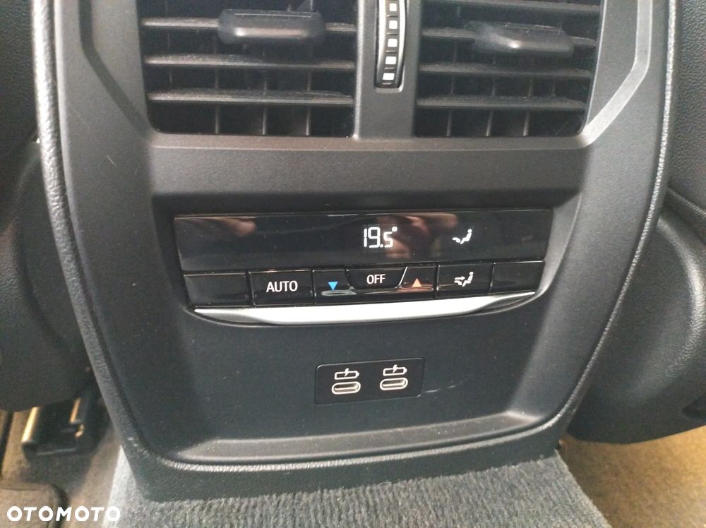 BMW Seria 3 316d mHEV - 39